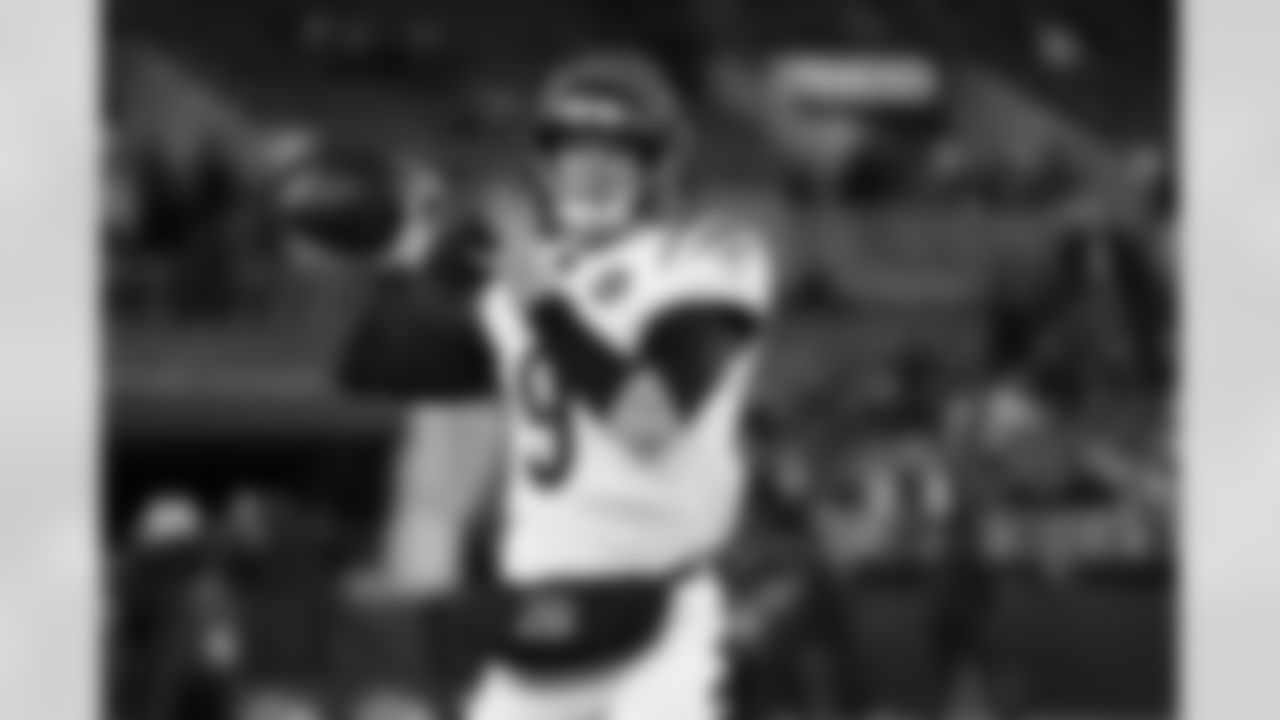 Cincinnati Bengals quarterback Joe Burrow (9) warms up before an NFL football game against the Baltimore Ravens on Thursday, November 27, 2025 in Baltimore, Maryland.