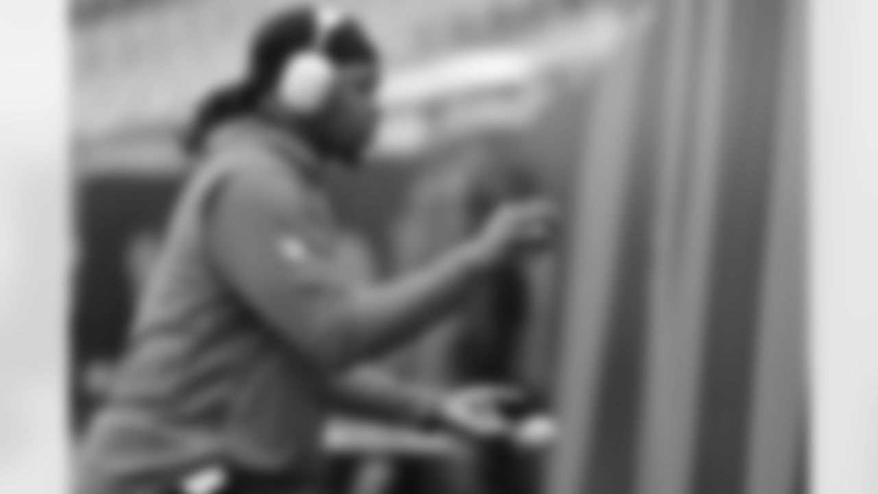 RB Tahj Brooks warms up ahead of Week 17 against the Arizona Cardinals, Sunday, Dec. 28, 2025.