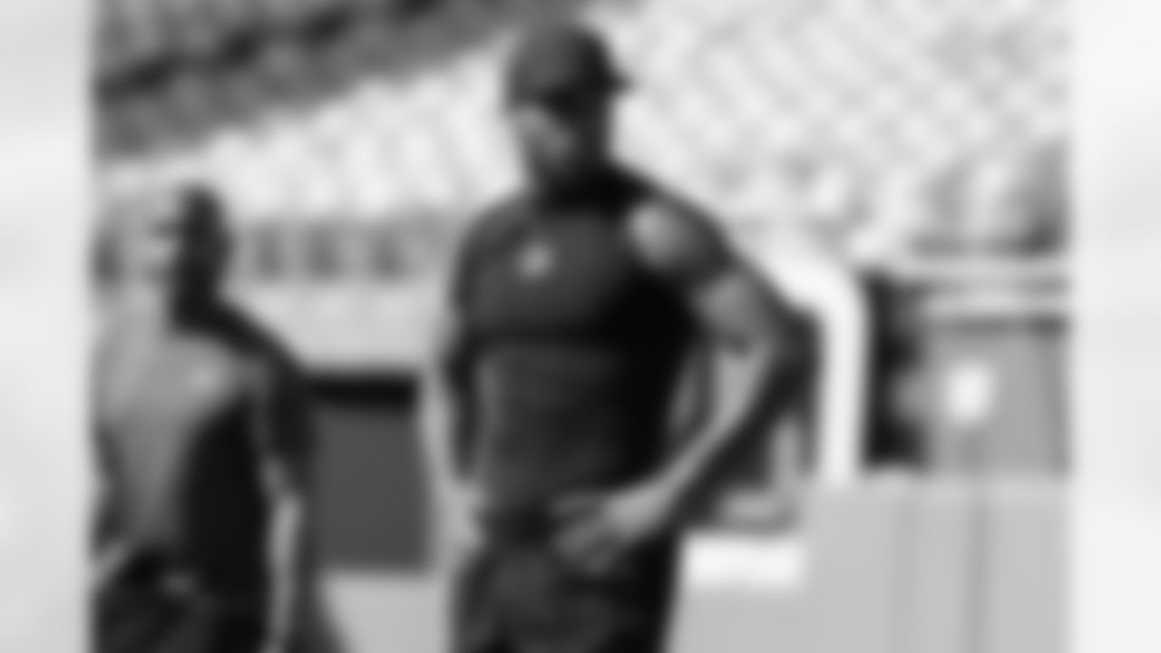 WR Ja'Marr Chase warms up at Hard Rock Stadium ahead of Week 16 against the Miami Dolphins, Sunday, Dec. 21, 2025.