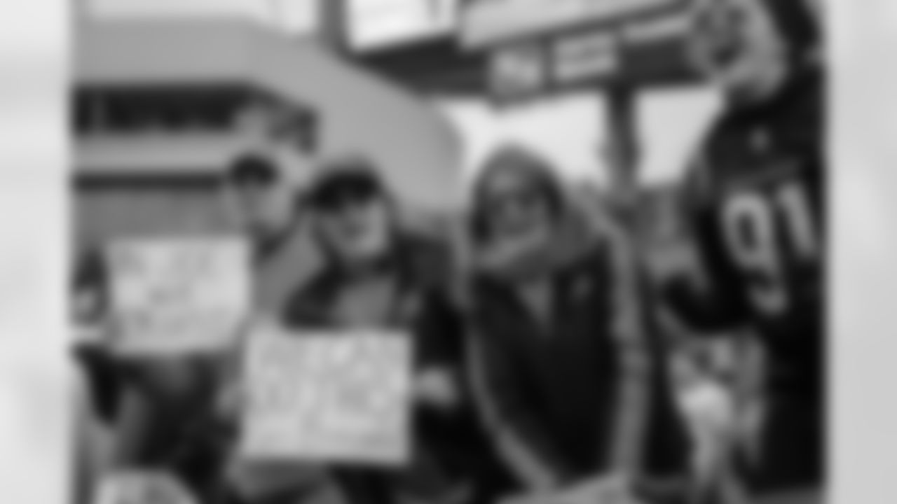 View the top fan photos from around the Jungle in 2025.