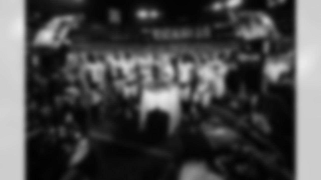 The Bengals celebrate after Week 13 against the Baltimore Ravens, Thursday, Nov. 27, 2025.