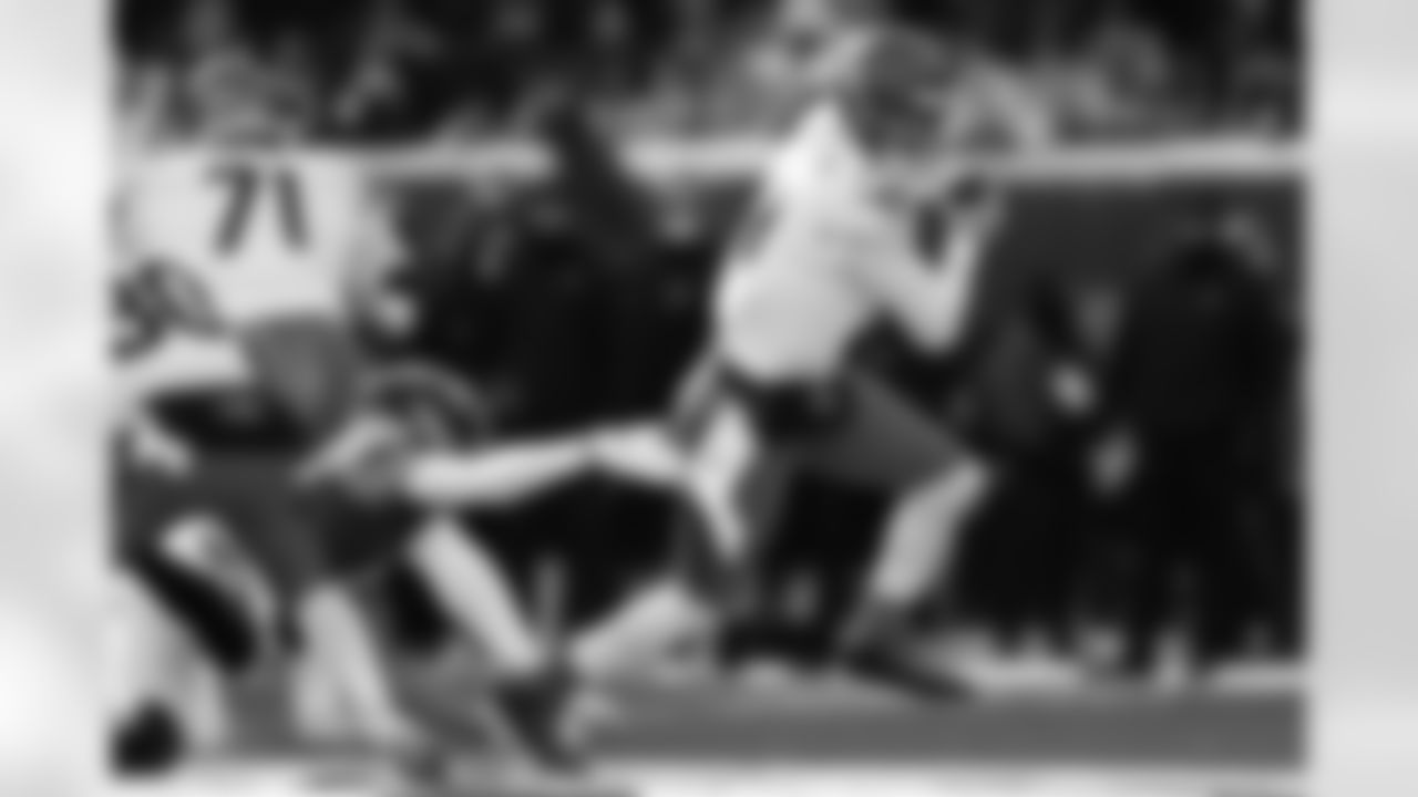 Cincinnati Bengals quarterback Joe Burrow (9) runs to throw a pass during an NFL football game against the Baltimore Ravens on Sunday, December 14, 2025 in Cincinnati, Ohio. (Lauren Leigh Bacho/NFL)