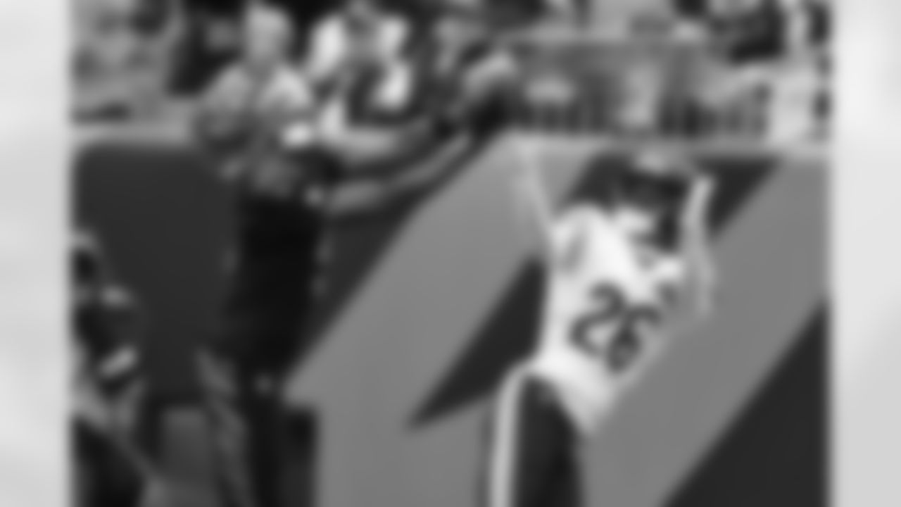 WR Tee Higgins scores a touchdown during Week 9 against the Chicago Bears at Paycor Stadium, Sunday, Nov. 2, 2025.