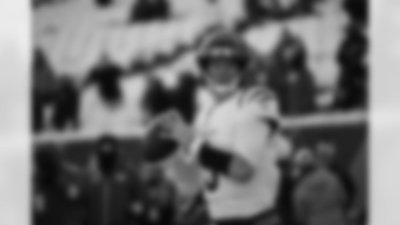 QB Joe Burrow warms up ahead of Week 15 against the Ravens at Paycor Stadium, Sunday, Dec. 14, 2025.