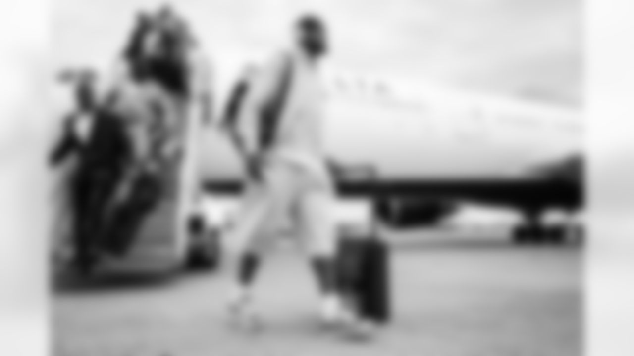 WR Tee Higgins arrives in Pittsburgh ahead of Week 11 against the Steelers, Saturday, Nov. 15, 2025.