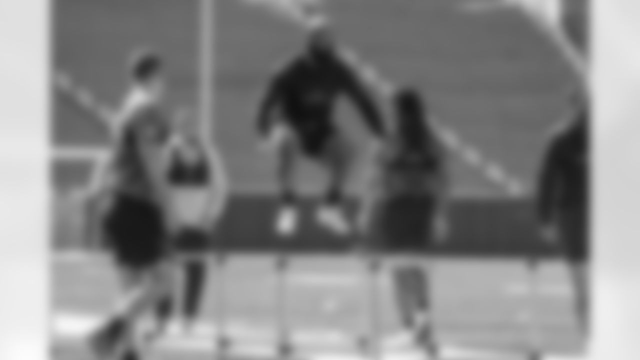 RB Samaje Perine works out at Paycor Stadium during offseason training, Tuesday, April 22, 2025.