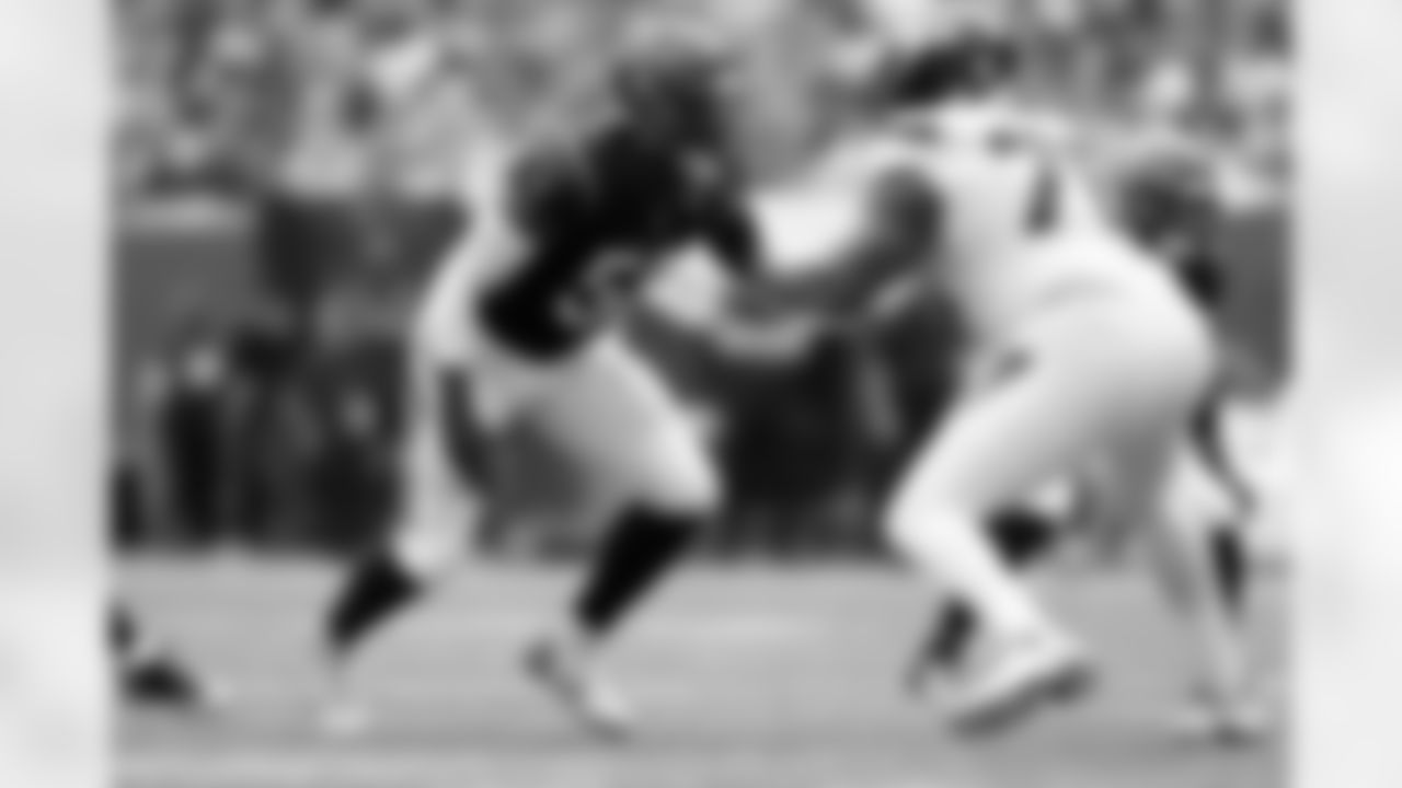 Cincinnati Bengals defensive end Joseph Ossai (58) looks to move past New York Jets offensive tackle George Fant (76) during an NFL football game, Sunday, Sept. 25, 2022, in East Rutherford, N.J. The Cincinnati Bengals won 27-12.