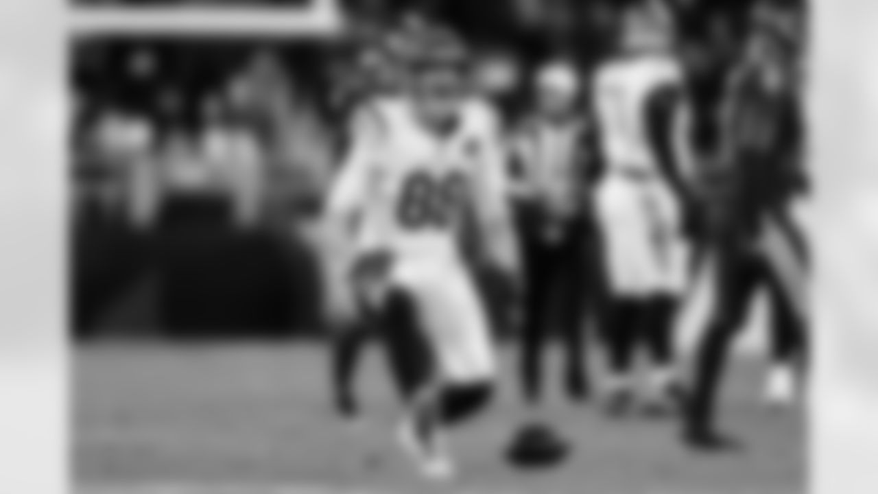 TE Mike Gesicki celebrates a first down during Week 13 against the Baltimore Ravens, Thursday, Nov. 27, 2025.