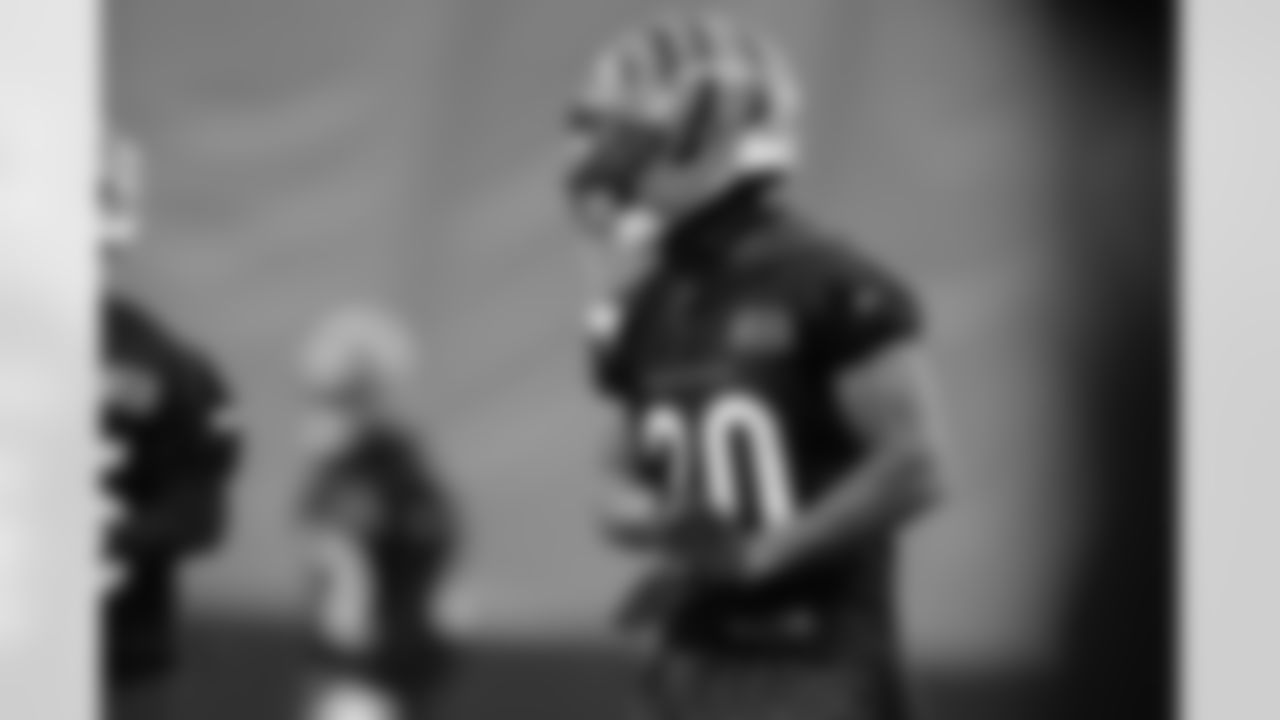 CB DJ Turner II during practice at the IEL Indoor Facility, Thursday, Dec. 18, 2025.