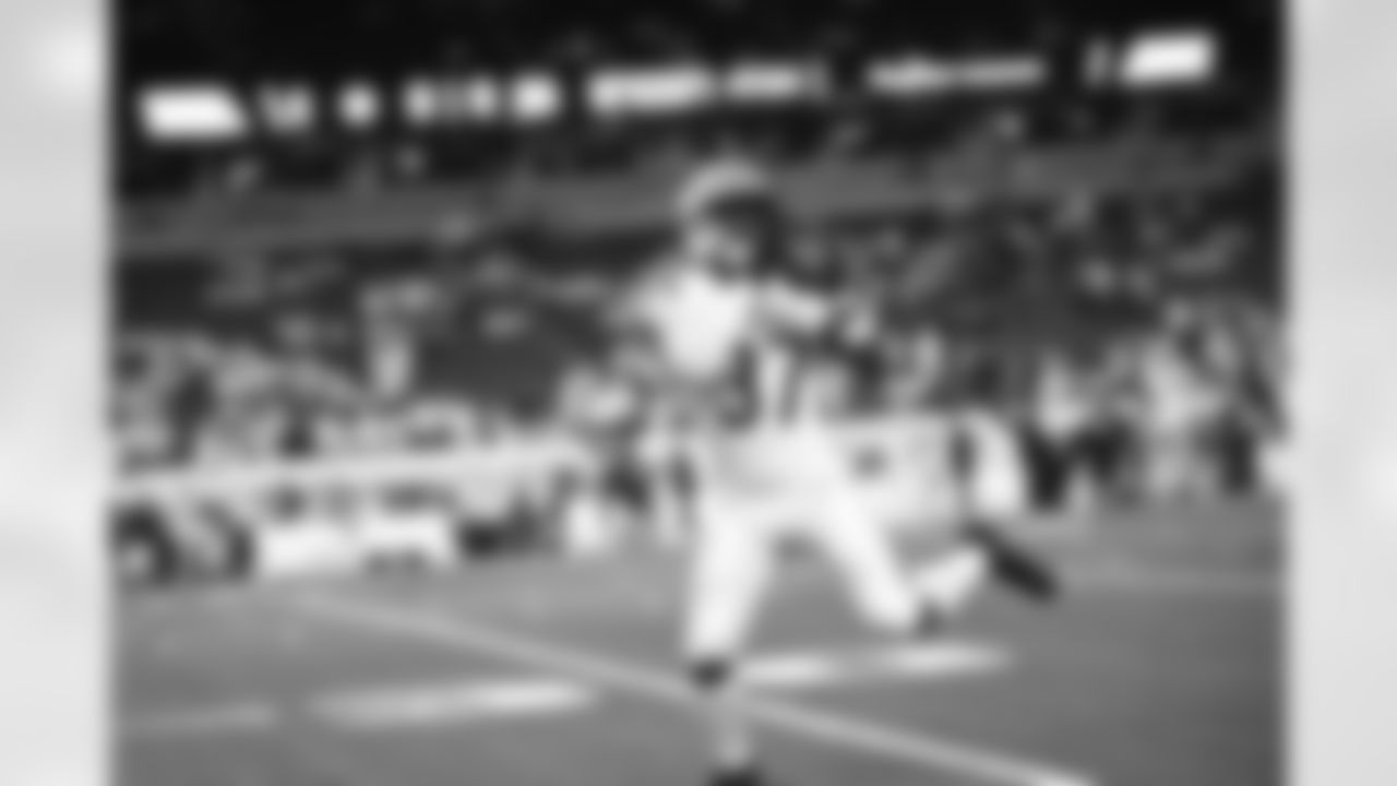 S PJ Jules warms up ahead of Thursday Night Football Week 7 against the Pittsburgh Steelers at Paycor Stadium, Thursday, Oct. 16, 2025.