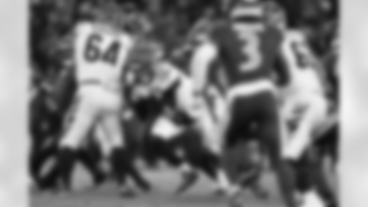 QB Joe Burrow carries the ball during Week 13 against the Baltimore Ravens, Thursday, Nov. 27, 2025.