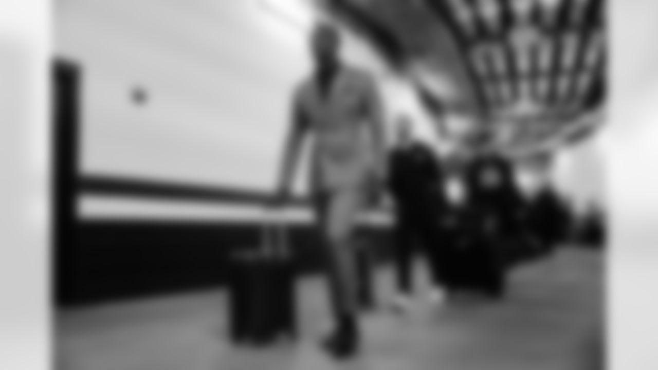 CB DJ Ivey arrives at M&T Bank Stadium ahead of Week 13 against the Baltimore Ravens, Thursday, Nov. 27, 2025.