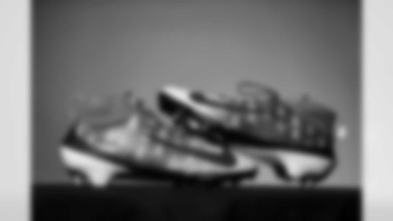 LB Shaka Heyward's cleats for the 2025 MyCauseMyCleats game in Week 12 2025.