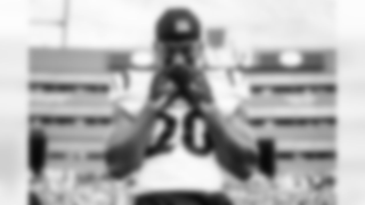 CB DJ Turner II ahead of Week 6 against the Green Bay Packers, Sunday, Oct. 12, 2025.