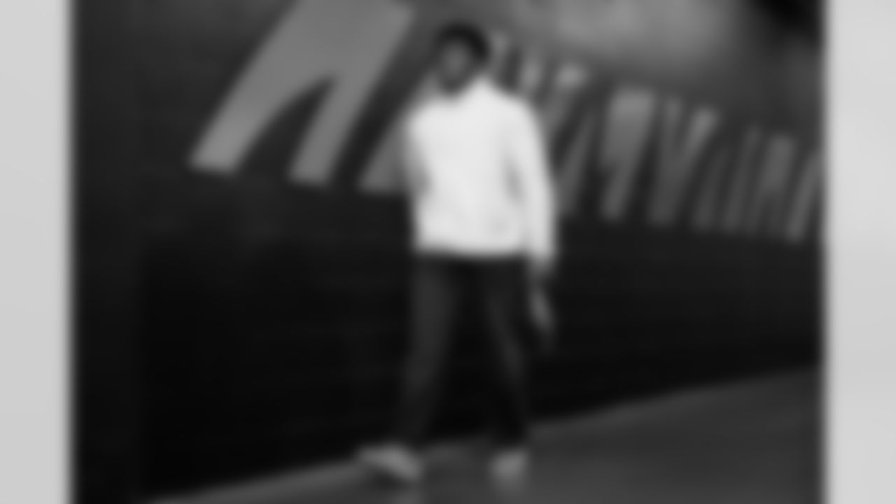 LB Barrett Carter arrives at Paycor Stadium ahead of Week 9 against the Chicago Bears, Sunday, Nov. 2, 2025.