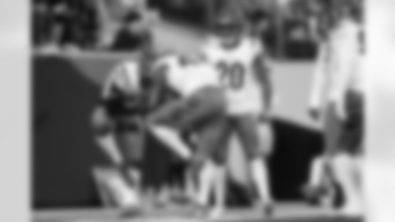 LB Demetrius Knight Jr. celebrates an interception during Monday Night Football against the Broncos, Monday, Sept. 29, 2025.