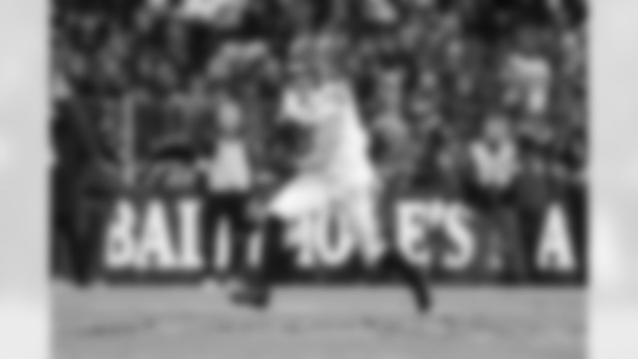 Cincinnati Bengals tight end Drew Sample (89) runs the ball during an NFL football game against the Baltimore Ravens on Thursday, November 27, 2025 in Baltimore, Maryland.