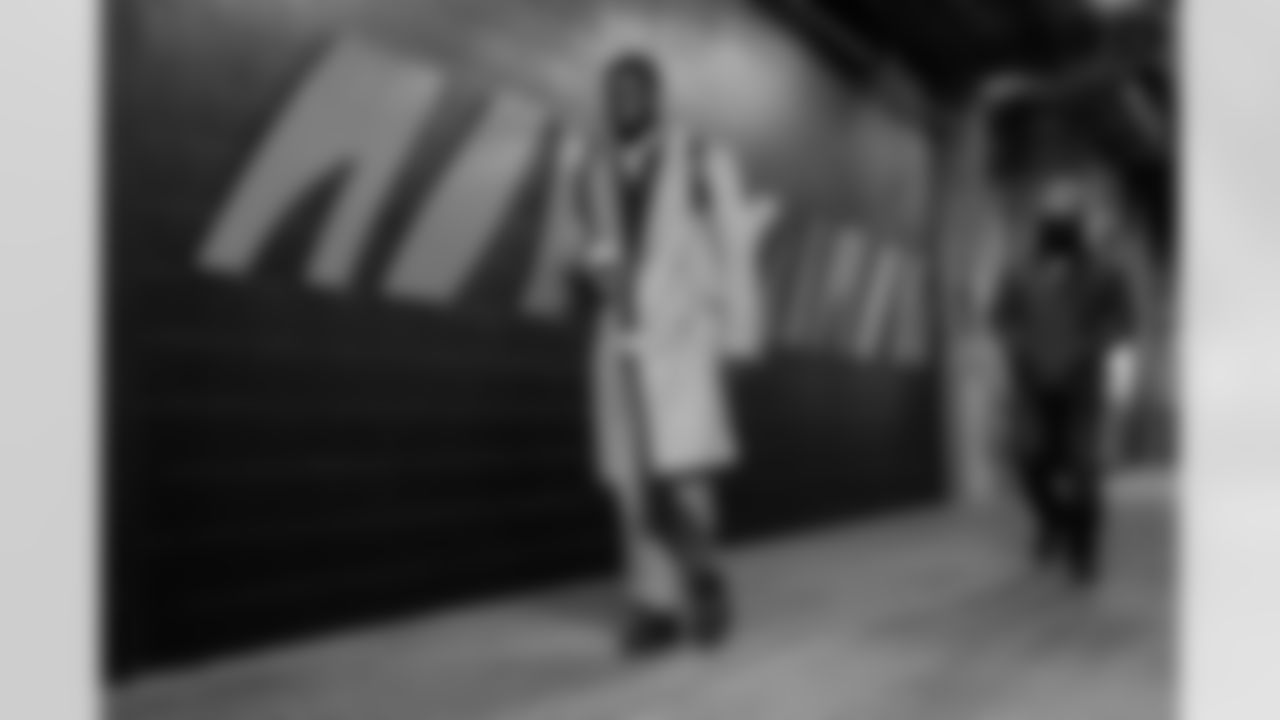 LB Oren Burks arrives at Paycor Stadium ahead of Week 15 against the Baltimore Ravens, Sunday, Dec. 14, 2025.