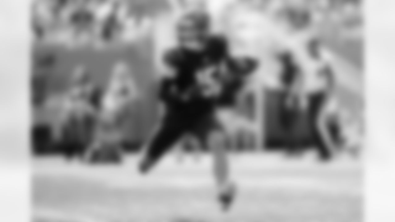 WR Charlie Jones
