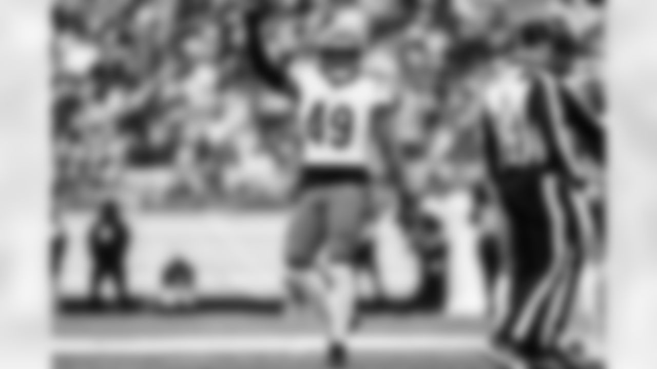 LB Barrett Carter during Week 11 against the Steelers, Sunday, Nov. 16, 2025.