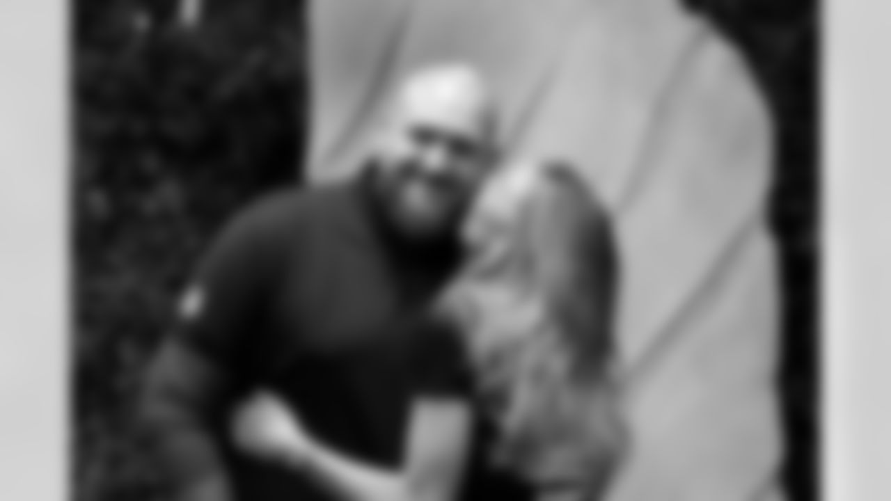 2026 Dalton Risner Re-signing 3