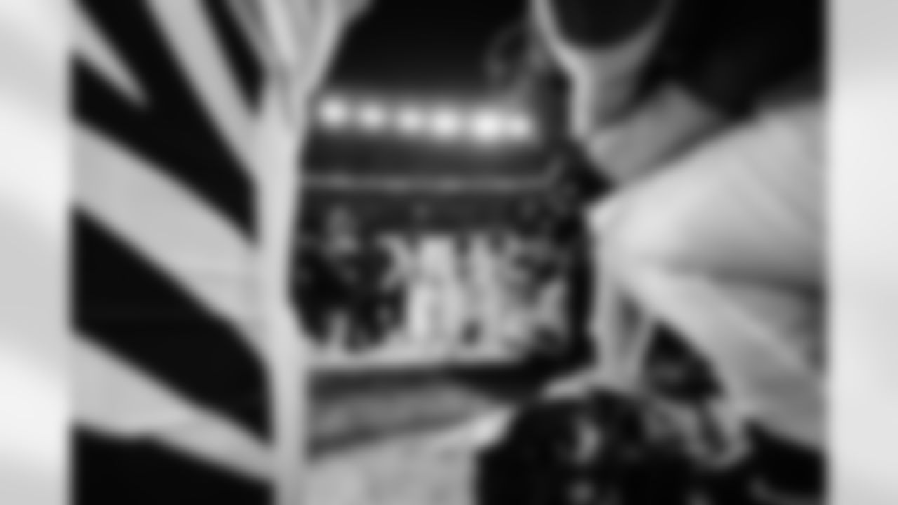 2025 WK07 PIT Postgame 017