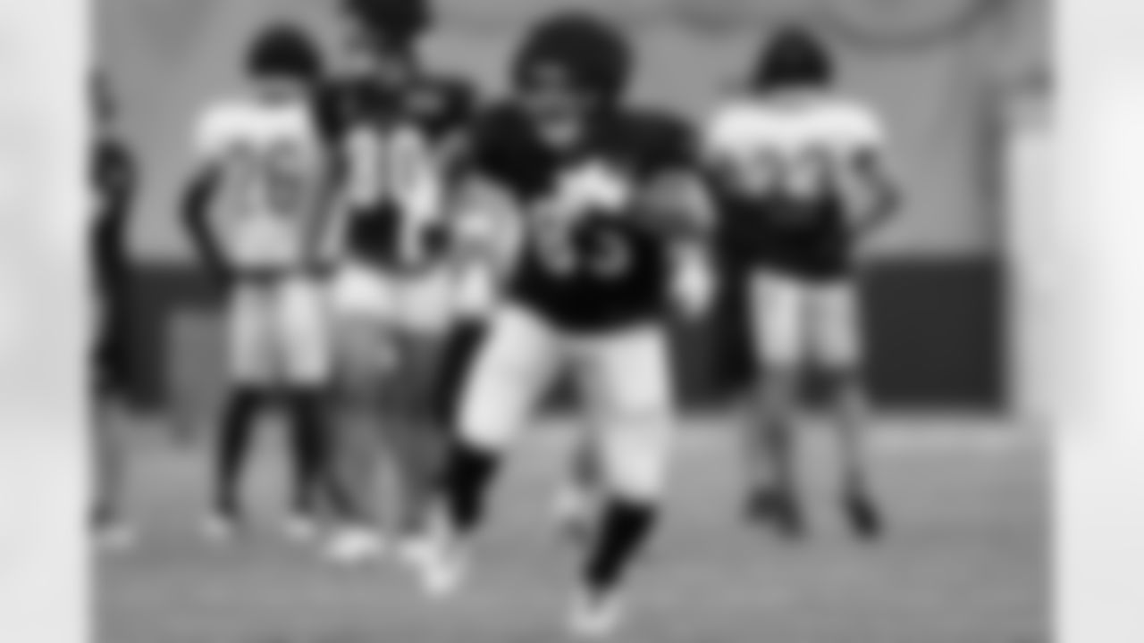 Bengals TE Erick All runs with the ball during practice, Wednesday, August 28, 2024.