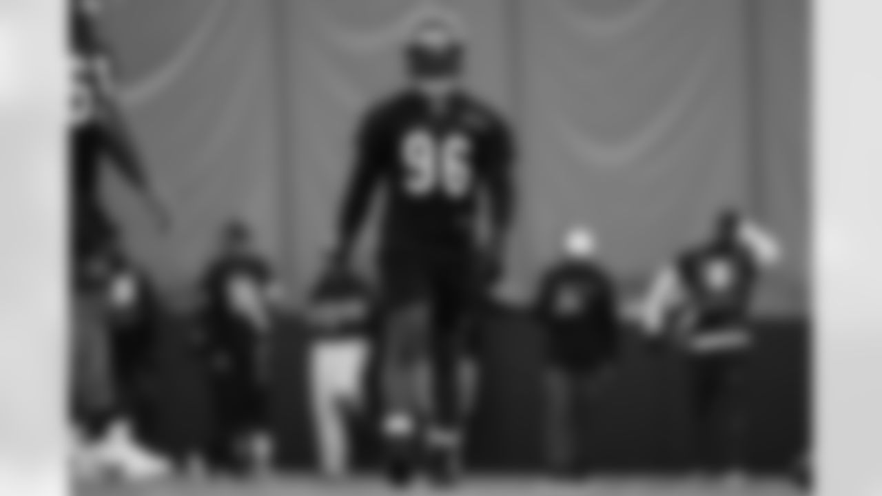 DE Cam Sample during practice at the IEL Indoor Facility, Thursday, Sept. 25, 2025.