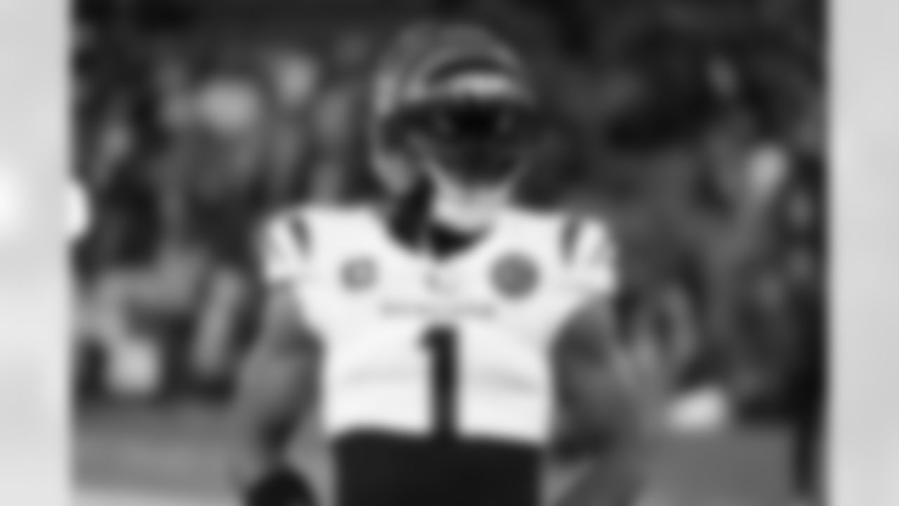 Cincinnati Bengals wide receiver Ja'Marr Chase (1) warms up before an NFL football game against the Baltimore Ravens on Thursday, November 27, 2025 in Baltimore, Maryland.