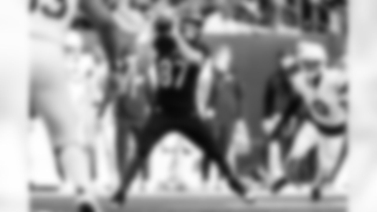 TE Tanner Hudson catches a pass during Week 17 against the Arizona Cardinals at Paycor Stadium, Sunday, Dec. 28, 2025.