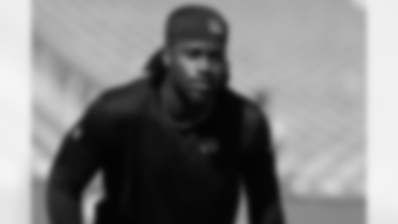 DE Shemar Stewart warms up at Hard Rock Stadium ahead of Week 16 against the Miami Dolphins, Sunday, Dec. 21, 2025.