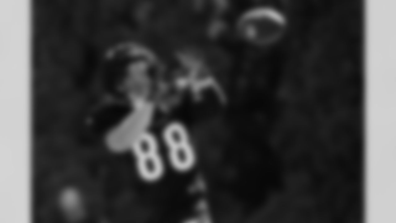 TE Mike Gesicki during training camp at Kettering Health Practice Fields, Wednesday, July 30, 2025.