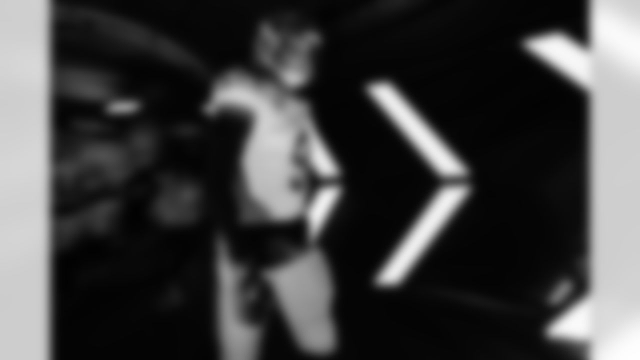 QB Joe Burrow walks out of the tunnel before Week 13 against the Baltimore Ravens, Thursday, Nov. 27, 2025