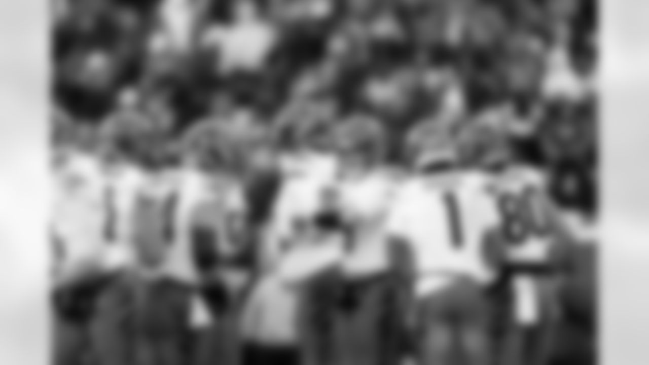 Cincinnati Bengals quarterback Joe Burrow (9) huddles with teammates during an NFL football game against the Baltimore Ravens on Sunday, December 14, 2025 in Cincinnati, Ohio. (Lauren Leigh Bacho/NFL)