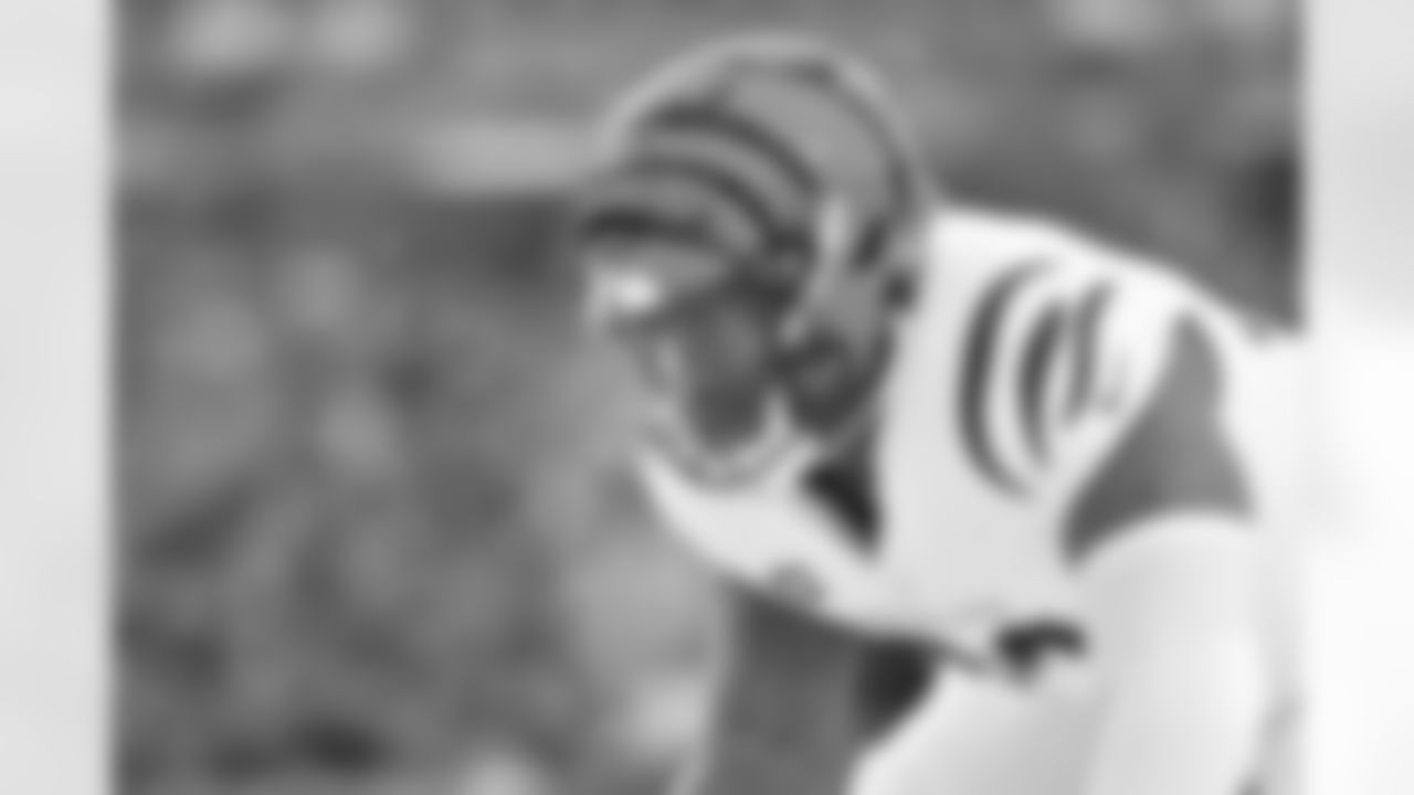 DT B.J. Hill warms up ahead of Week 14 against the Buffalo Bills at Highmark Stadium, Sunday, Dec. 7, 2025.