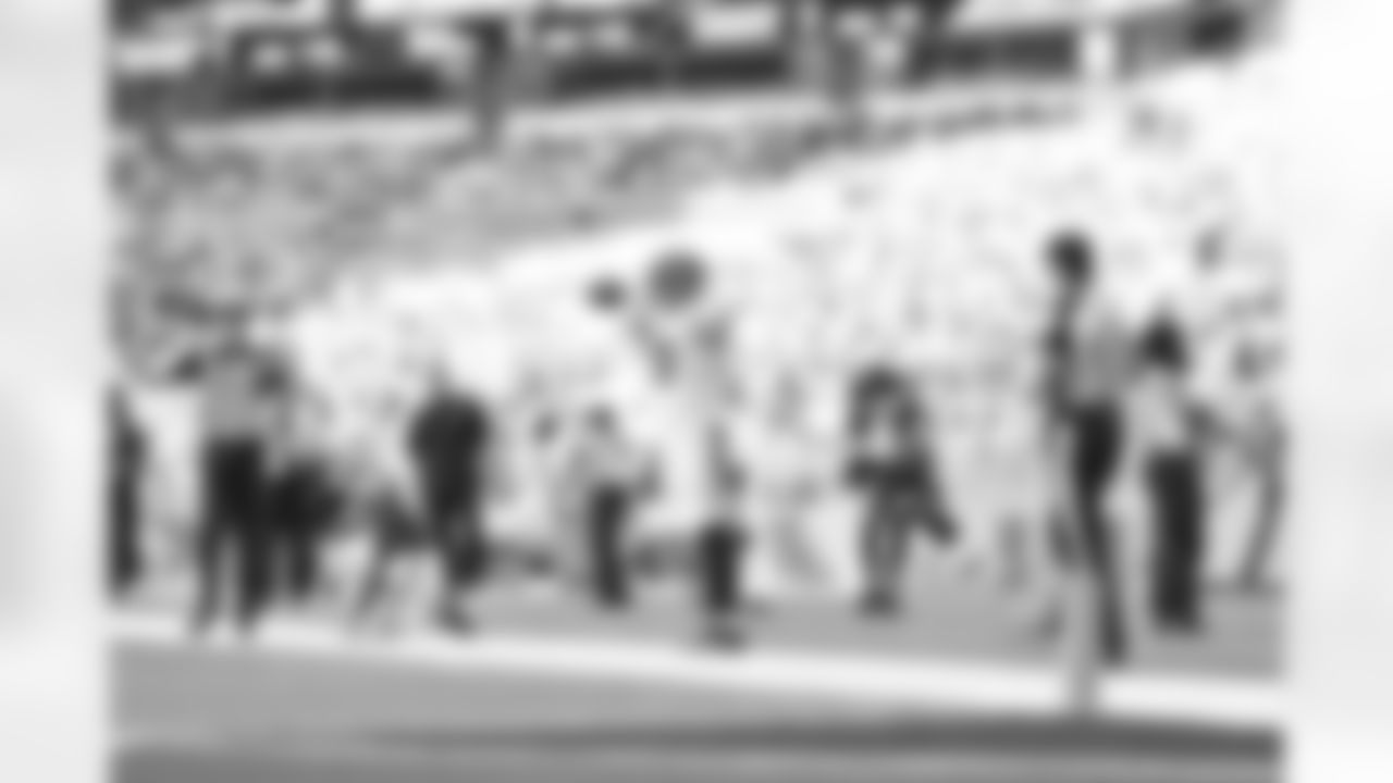 TE Drew Sample during Week 16 against the Miami Dolphins at Hard Rock Stadium, Sunday, Dec. 21, 2025.