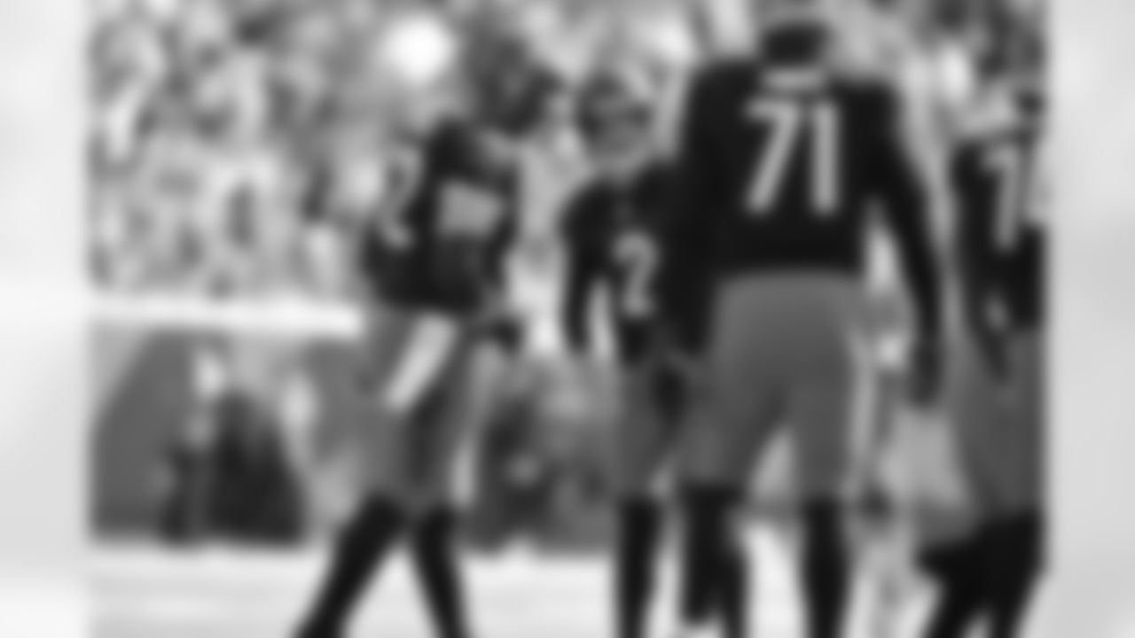 K Evan McPherson celebrates a field goal during Week 8 against the New York Jets, Sunday, Oct. 26, 2025