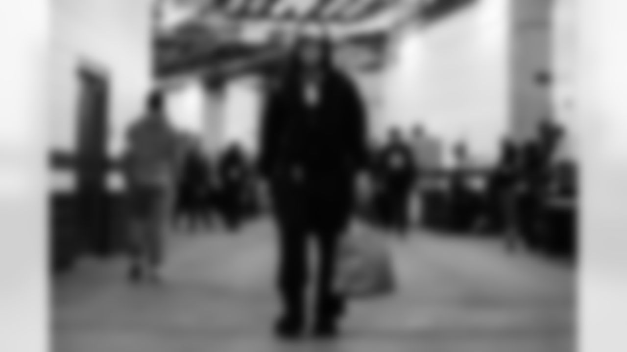 S Daijahn Anthony arrives at M&T Bank Stadium ahead of Week 13 against the Baltimore Ravens, Thursday, Nov. 27, 2025.