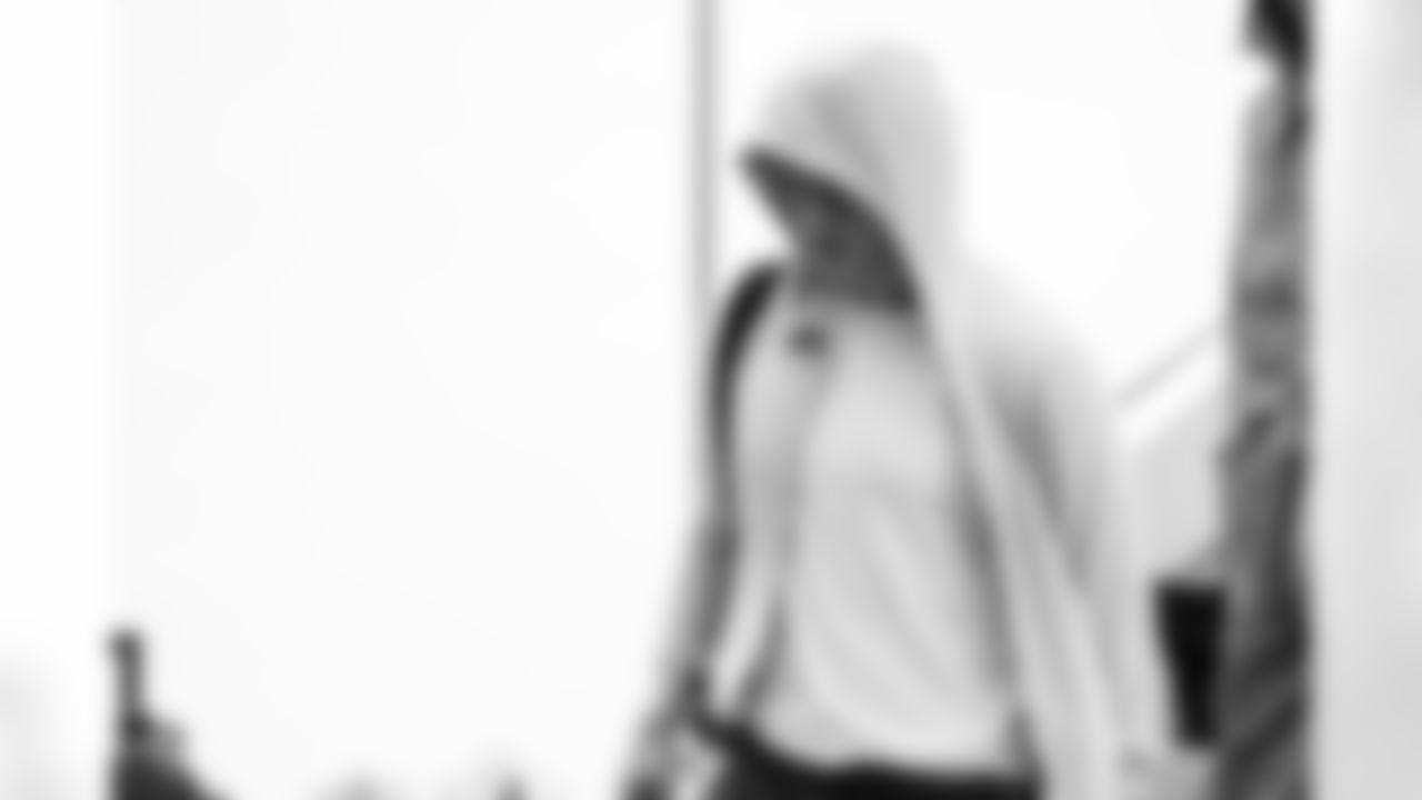 QB Joe Burrow arrives in Buffalo ahead of Week 14 against the Bills, Saturday, Dec. 6, 2025.