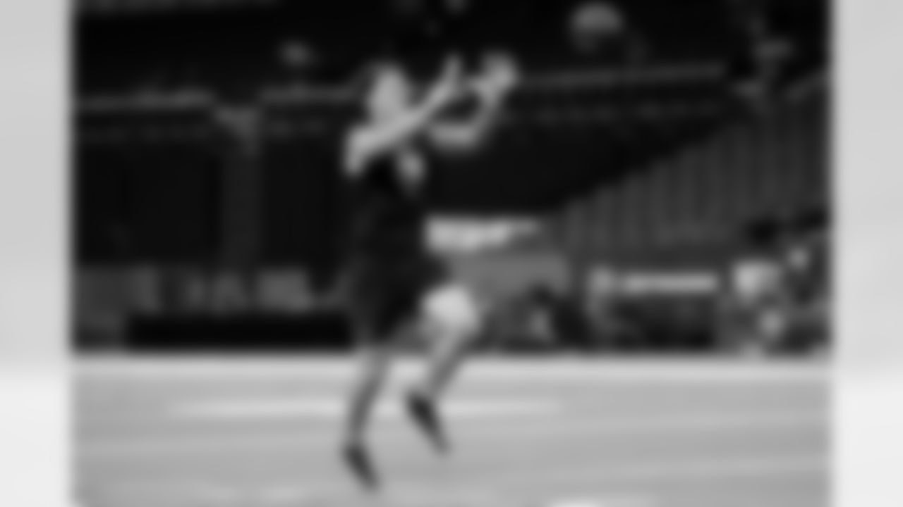 Indiana linebacker Aiden Fisher (08) participates in a drill during the 2026 NFL Scouting Combine on Thursday, February 26, 2026 in Indianapolis, Indiana. (Lauren Leigh Bacho/NFL)