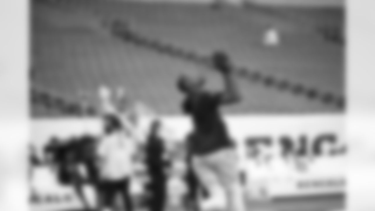 WR Tee Higgins warms up ahead of Thursday Night Football Week 7 against the Pittsburgh Steelers at Paycor Stadium, Thursday, Oct. 16, 2025.