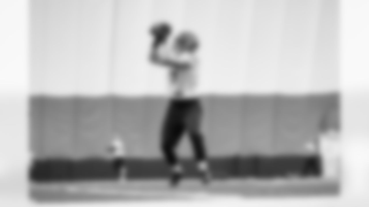 TE Drew Sample during practice at the IEL Indoor Facility, Thursday, Dec. 18, 2025.