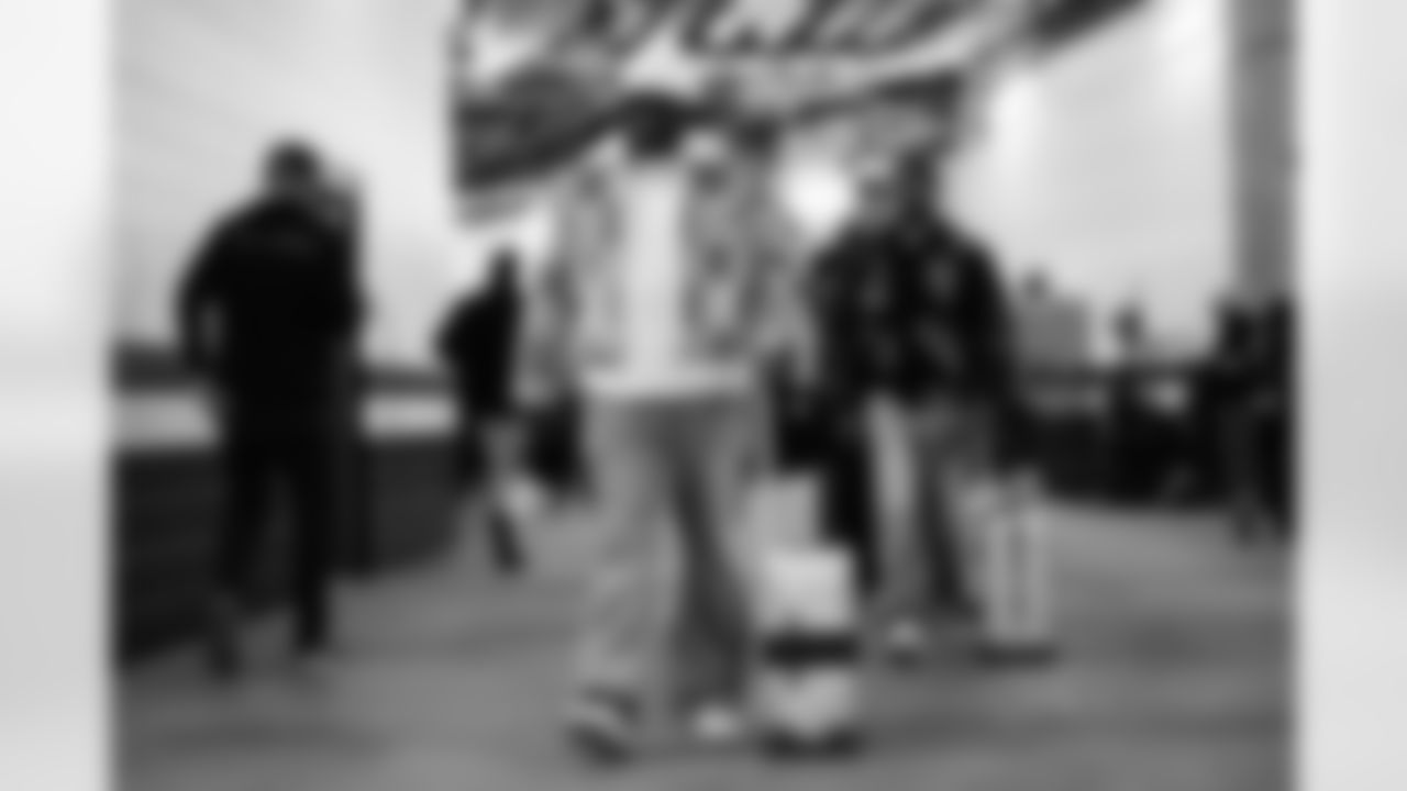 DT T.J. Slaton Jr. arrives at M&T Bank Stadium ahead of Week 13 against the Baltimore Ravens, Thursday, Nov. 27, 2025.