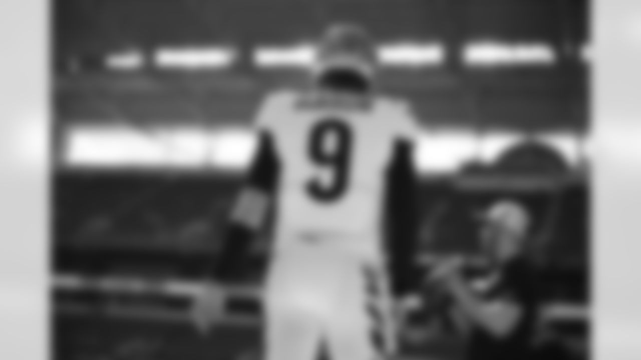 QB Joe Burrow warms up at Hard Rock Stadium ahead of Week 16 against the Miami Dolphins, Sunday, Dec. 21, 2025.