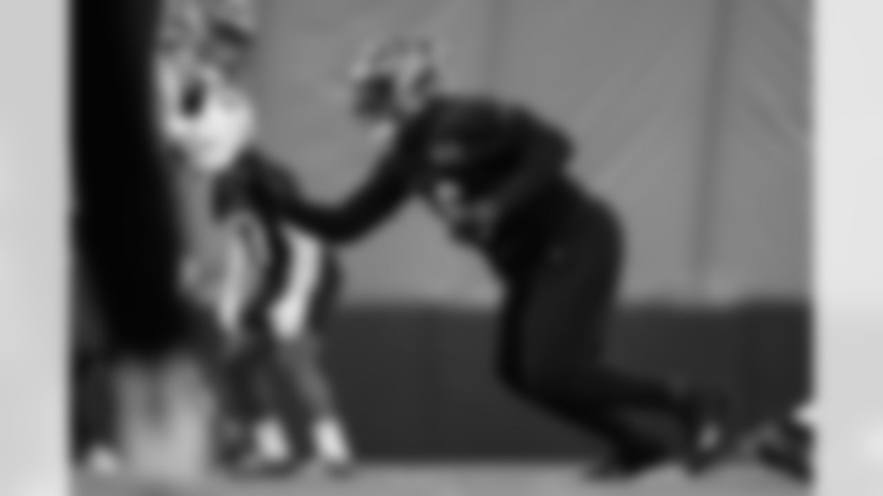 DE Cam Sample during practice at the IEL Indoor Facility, Thursday, Dec. 18, 2025.