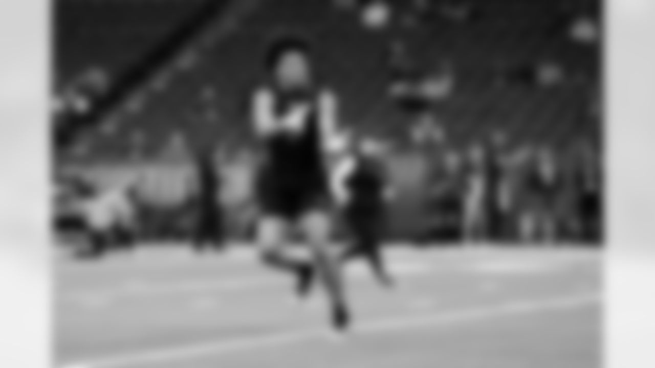 Washington wide receiver Denzel Boston (08) participates in a drill during the 2026 NFL Scouting Combine on Saturday, February 28, 2026 in Indianapolis, Indiana. (Lauren Leigh Bacho/NFL)