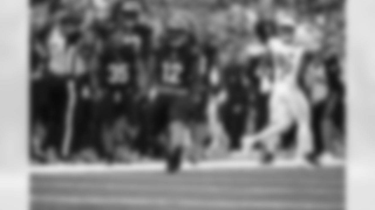 WR Ke'Shawn Williams returns a punt during Week 17 against the Arizona Cardinals at Paycor Stadium, Sunday, Dec. 28, 2025.