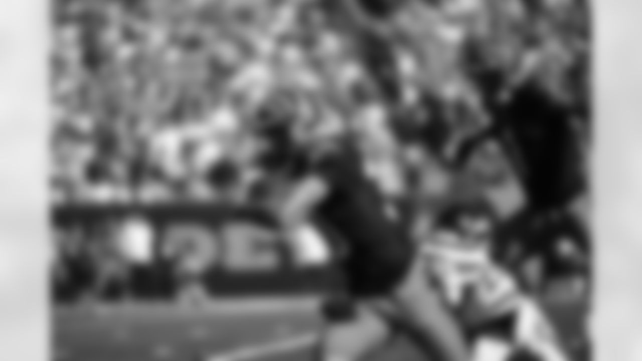 RB Chase Brown runs the ball during Week 8 against the New York Jets, Sunday, Oct. 26, 2025