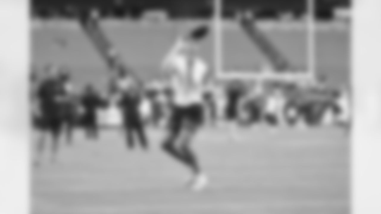 WR Andrei Iosivas warms up ahead of the Bengals' Preseason Week 2 game against the Washington Commanders, Monday, Aug. 18, 2025.