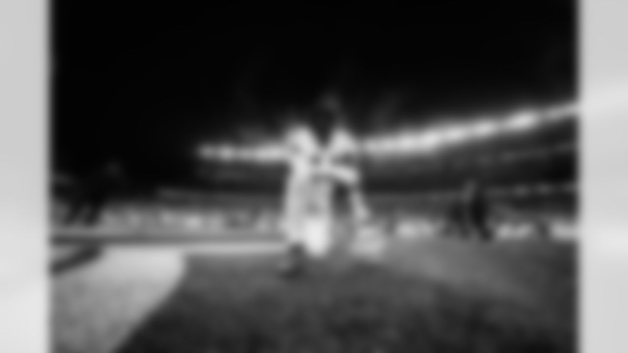 2025 WK07 PIT Postgame 010